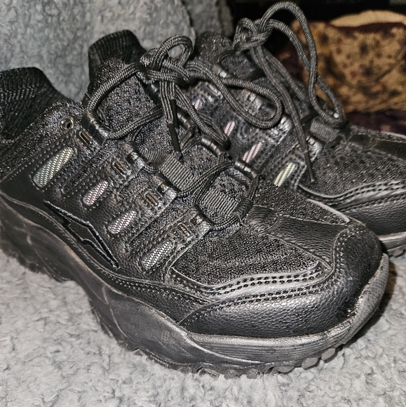 Shoes - Picture 3 of 4